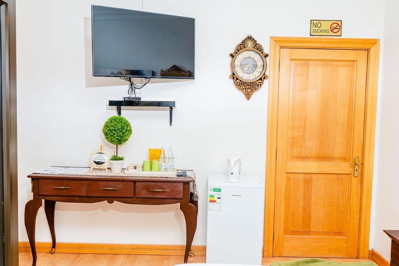 Re-Union Vacations Hotel Hartbeespoort Bagian luar foto