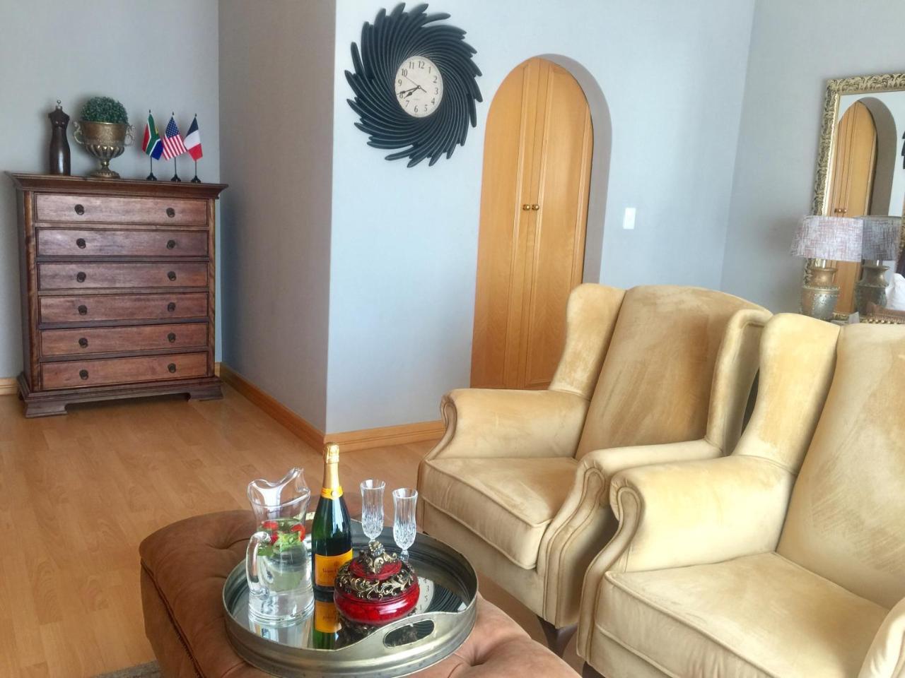 Re-Union Vacations Hotel Hartbeespoort Bagian luar foto