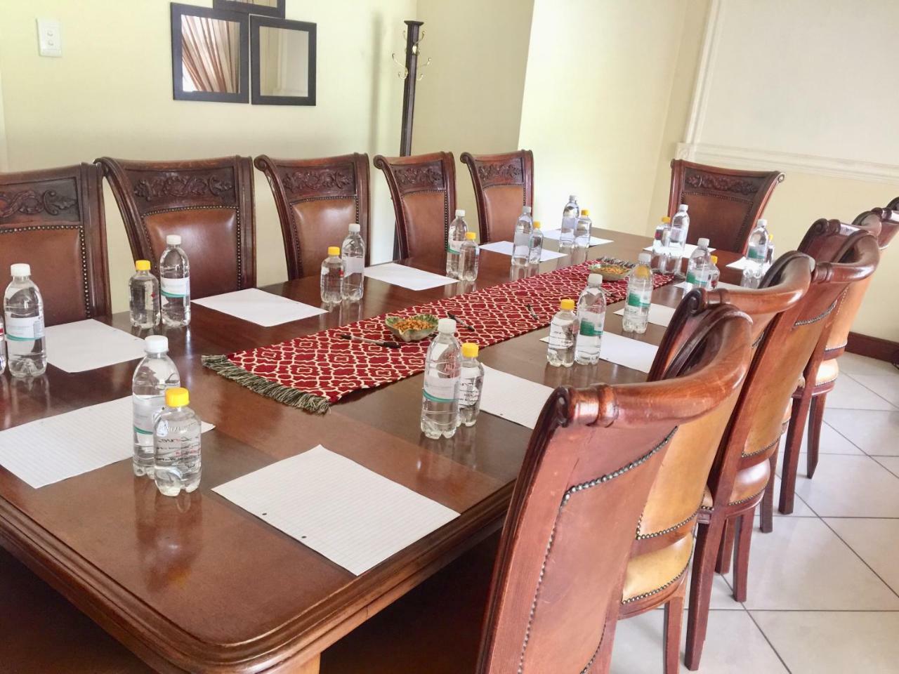 Re-Union Vacations Hotel Hartbeespoort Bagian luar foto