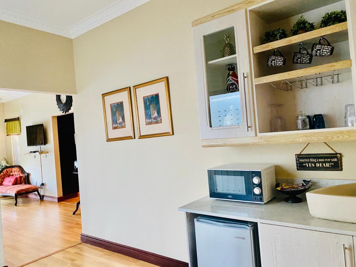 Re-Union Vacations Hotel Hartbeespoort Bagian luar foto