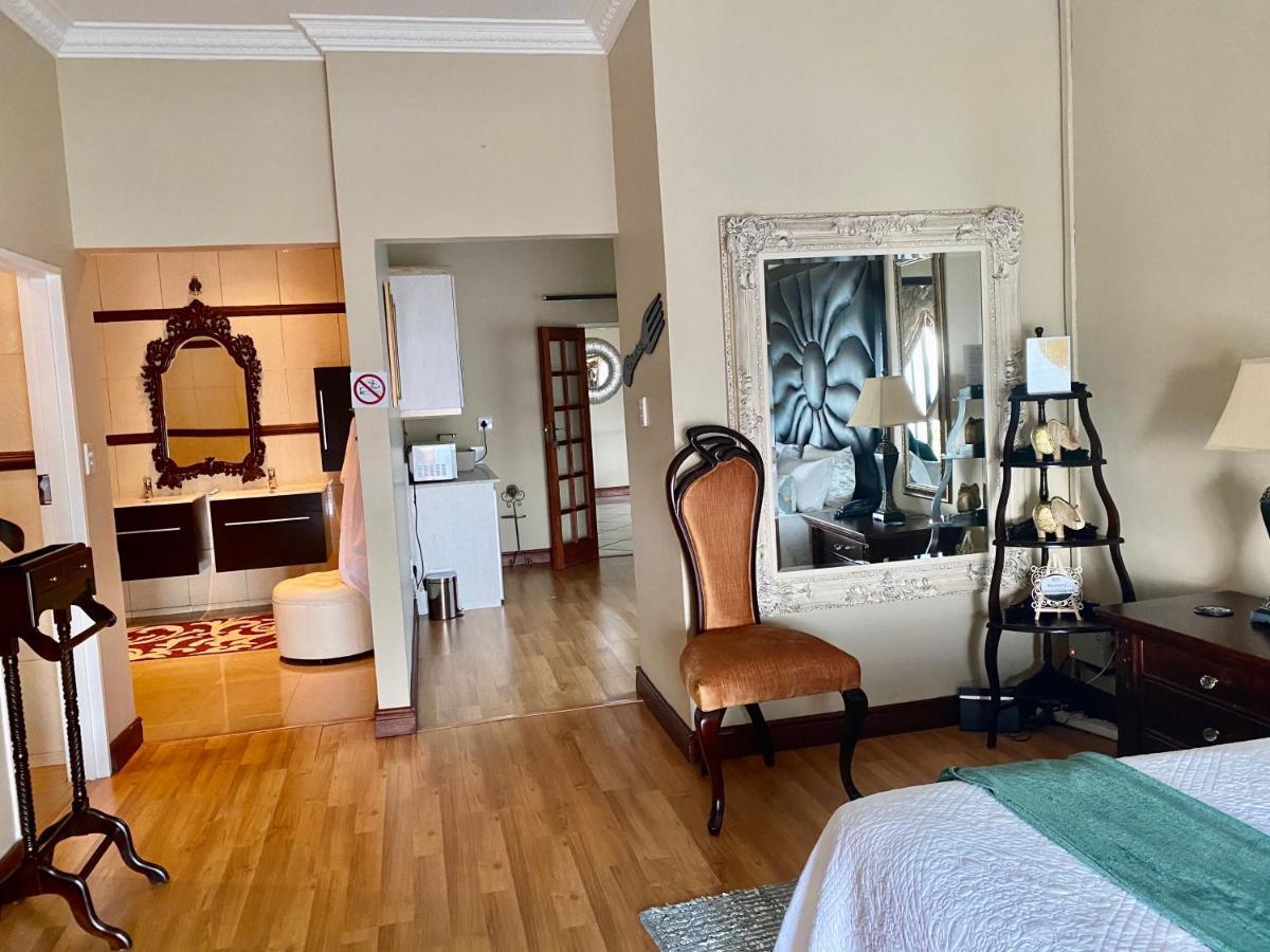 Re-Union Vacations Hotel Hartbeespoort Bagian luar foto