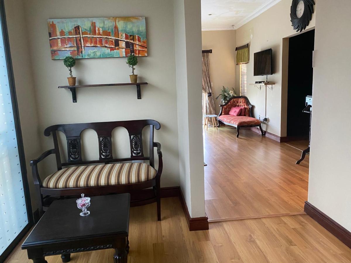 Re-Union Vacations Hotel Hartbeespoort Bagian luar foto
